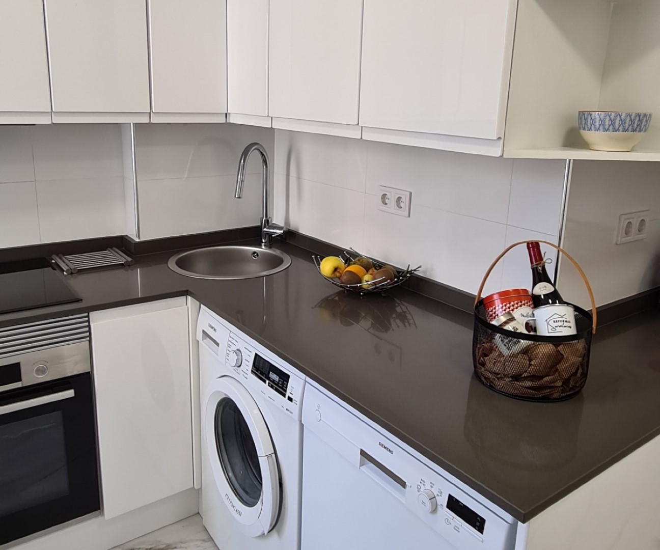 Cocina con lavadora integrada